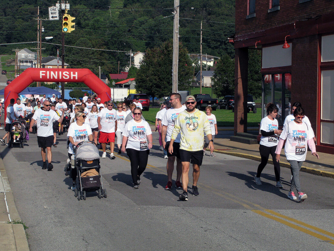 Many showed their colors for cancer run | News, Sports, Jobs - Vimarsana News